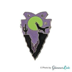 Arrow Head Shaped Howling Wolf Cactus Moon Canyon Enameled Art Unisex Brooch